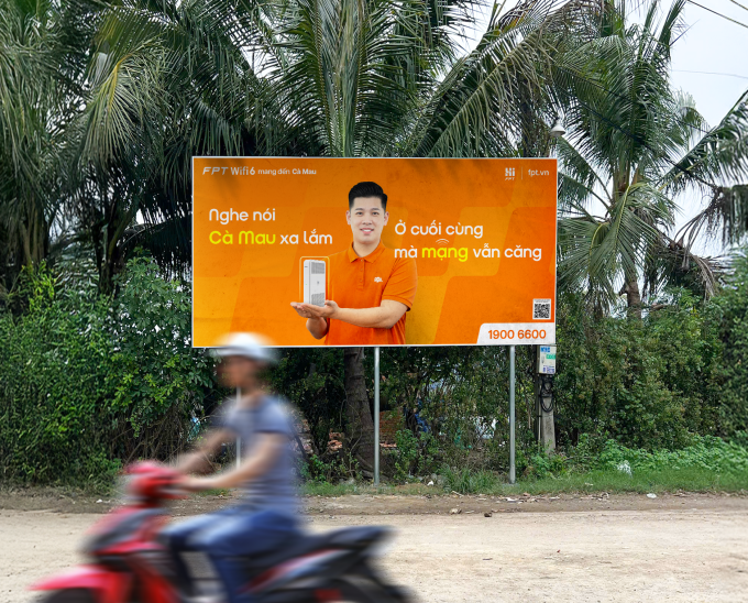 Biển quảng cáo tại Cà Mau. Ảnh: FPT