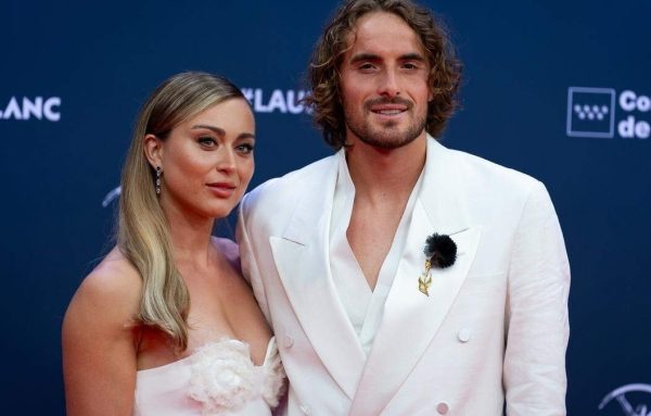 Tsitsipas, Badosa chia tay sau thất bại tại Wimbledon: Tin tức quần vợt