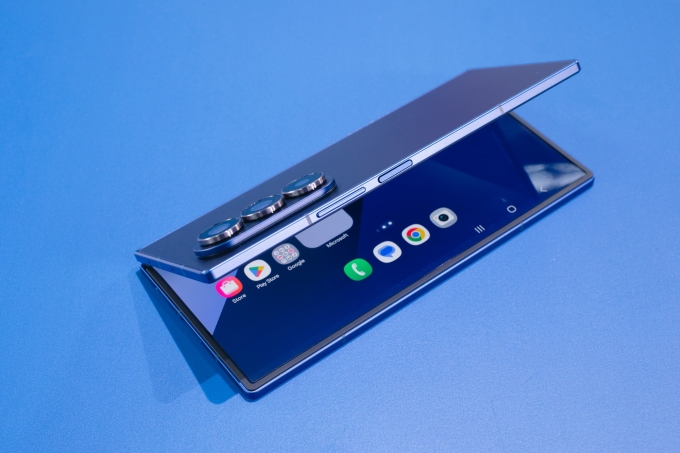 Thiết kế Galaxy Z Fold7. Ảnh: Samsung