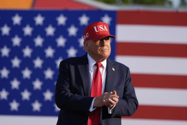Ông Trump áp thuế 25%: Ảnh hưởng đến hàng hóa Nhật, Hàn?