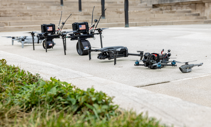 Một số mẫu drone được giới thiệu ở Lầu Năm Góc hôm 10/7. Ảnh: US Marrine