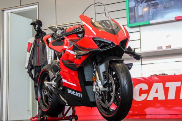 Ducati dừng bán xe tại Việt Nam: Tin tức và ảnh hưởng