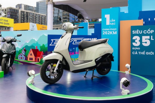 Top xe máy điện chạy 200km+ đáng mua tại Việt Nam