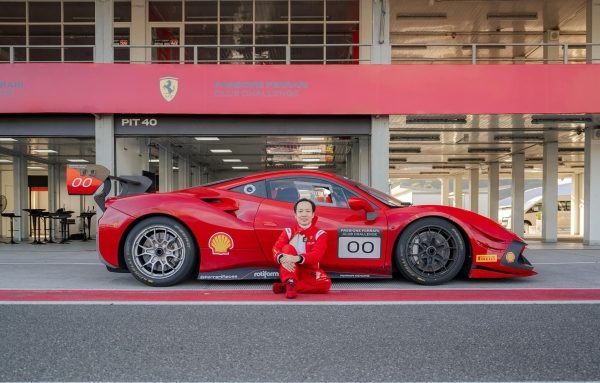 Trải nghiệm một ngày làm tay đua xe Ferrari: Cảm xúc đỉnh cao