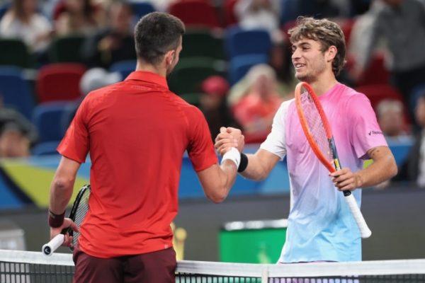 Djokovic gặp lại bạn tập ở tứ kết Wimbledon: Liệu có bất ngờ?