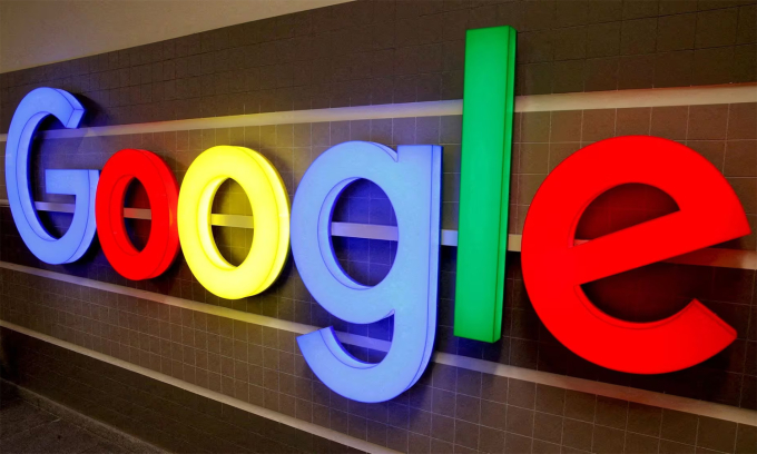 Một tấm biển chụp bên ngoài văn phòng Google gần trụ sở chính của công ty ở Mountain View, California tháng 5/2019. Ảnh: Reuters