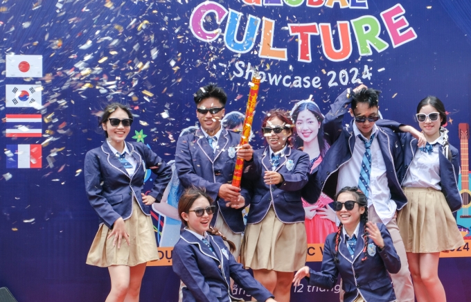 Hoạt động Global Culture Showcase - Đặc sản của sinh viên năm nhất tại VNUK. Ảnh: VNUK