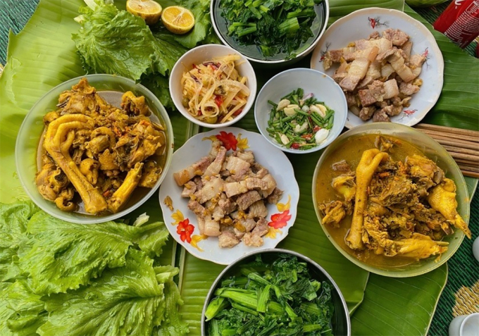 Các món ăn dân dã như thịt lợn, gà kho tại Hữu Lũng. Ảnh: May