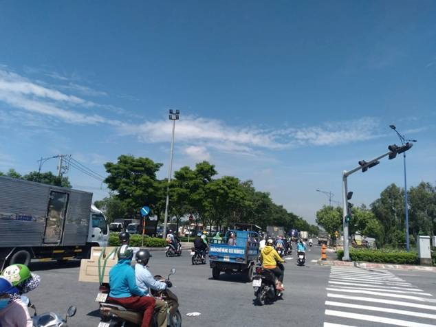 Tuyến TL10 (ĐT825) khu vực giáp ranh giữa Bình Chánh và Đức Hòa dự kiến mở rộng lên 40 m. Ảnh: Trần Lâm