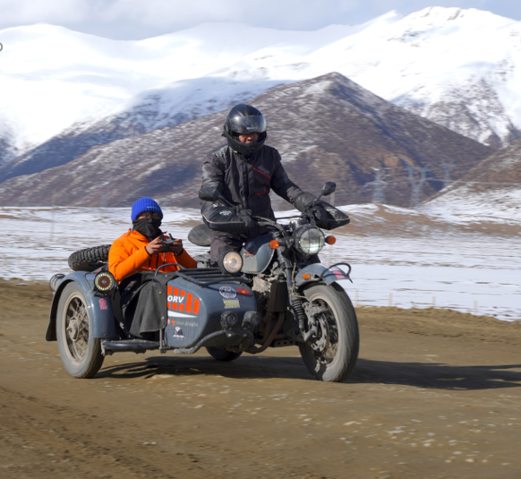 Đoàn được trải nghiệm nhiều cung đường hùng vĩ trong chuyến đi. Ảnh: MotoTours Asia