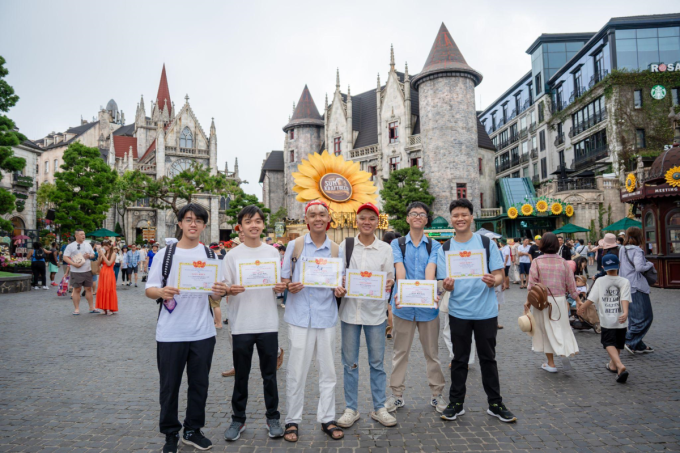 Học sinh có thành tích xuất sắc sẽ được miễn phí vé cáp treo. Ảnh: Ba Na Hills