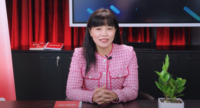 Hồ Hạc Bảo Quyên, học viên chương trình MBA từ Liverpool John Moores University chia sẻ về câu chuyện học trực tuyến. Ảnh: UpGrad