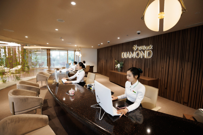 Dịch vụ VPBank Diamond cung cấp nhiều giải pháp tài chính cho khách hàng cao cấp. Ảnh: VPBank