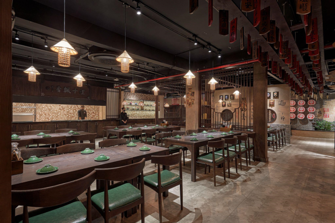 Không gian đậm chất Hong Kong được A Mà Kitchen tái hiện.
