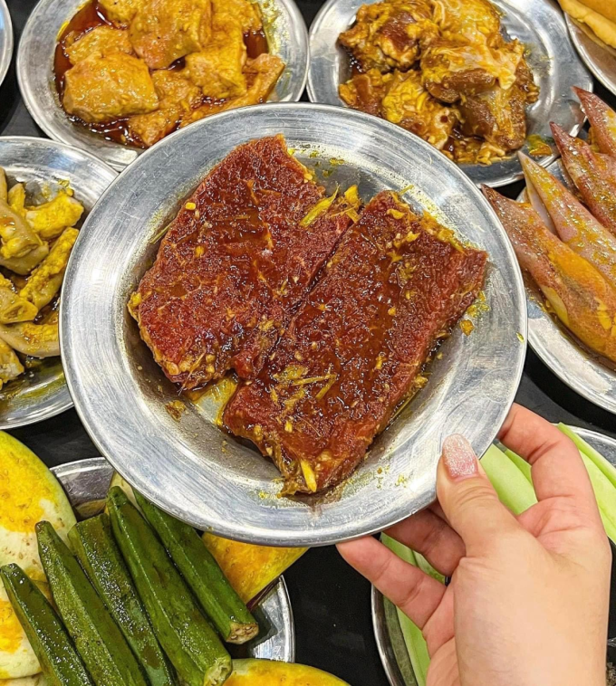 Ngoài rau, các món thịt ở A Choén luôn được chế biến, tẩm ướp đậm vị. Ảnh: A Choén
