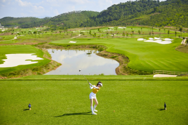 Hoa hậu Đỗ Mỹ Linh làm đại sứ Văn Lang Empire T&T Golf Club
