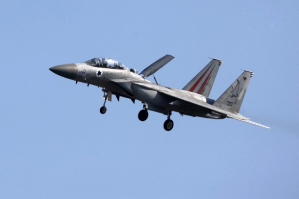 Israel ‘Oanh tạc Gaza’ sau khi trở về từ Iran