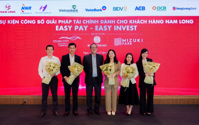 Đại diện Nam Long Land và các ngân hàng trong ngày công bố triển khai giải pháp tài chính Easy pay - Easy Invest. Ảnh: Nam Long