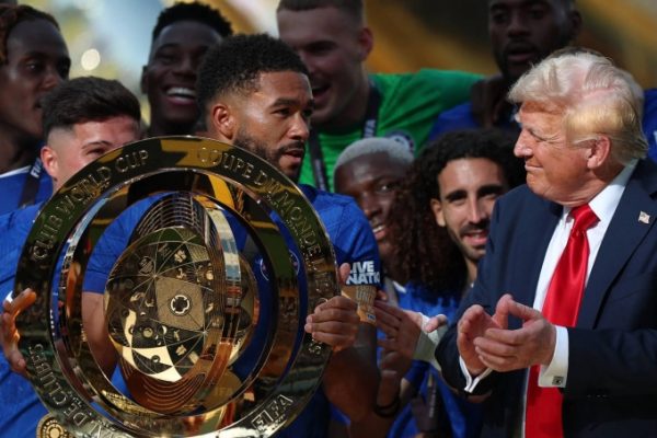 Tổng thống Trump: Chelsea chỉ nhận bản sao Cup