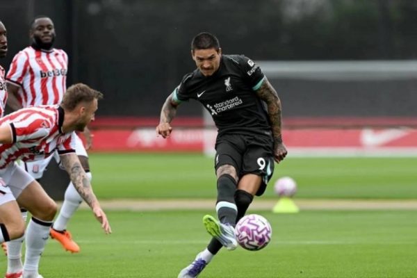 Nunez lập hat-trick chớp nhoáng trong 14 phút
