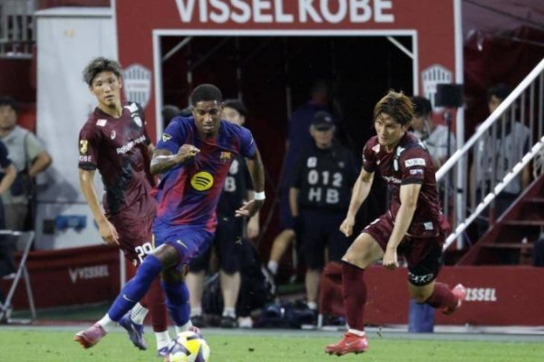 Rashford kiến tạo: Barca thắng trận giao hữu