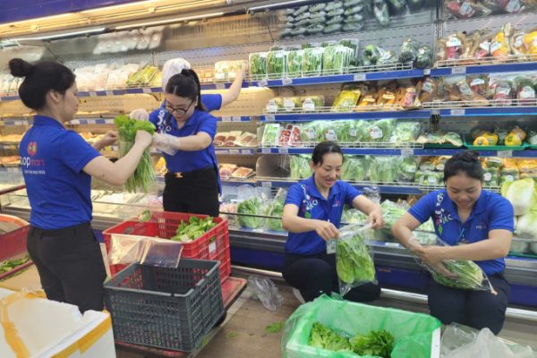 Co.opmart Miền Bắc: Chung tay cùng người dân vượt bão Wipha