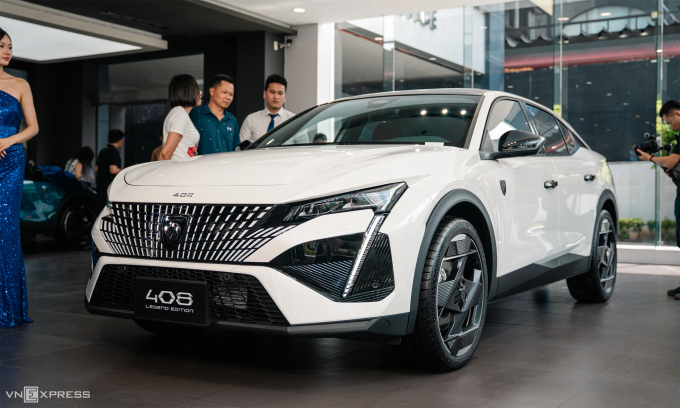 Peugeot 408 Legend Edition ra mắt đến khách Việt vào ngày 4/7. Ảnh:Minh Quân