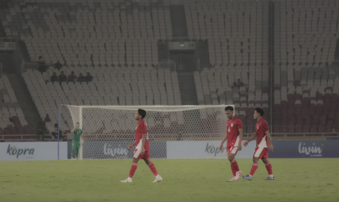 Sân Gelora Bung Karno có sức chứa gần 77.000 chỗ ngồi chỉ đón 2.743 khán giả đến theo dõi trận Indonesia gặp Brunei. Ảnh: Bola