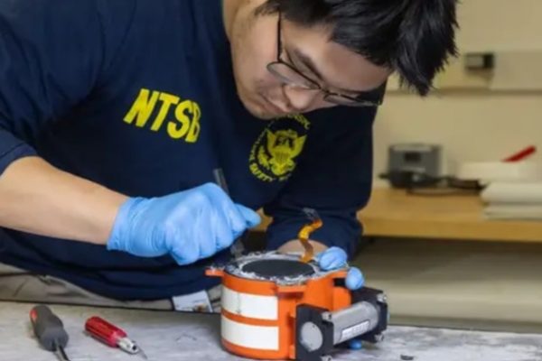 Giải mã hộp đen máy bay: Bí mật sau tai nạn