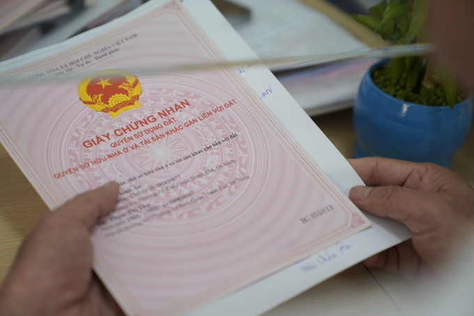Người dân làm thủ tục hành chính tại Trung tâm dịch vụ hành chính công phường Thanh Khê, TP Đà Nẵng, tháng 6/2025. Ảnh: Nguyễn Đông