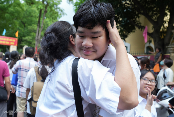 Học sinh thi vào lớp 10 ở Hà Nội, tháng 6/2025. Ảnh: Đình Tùng