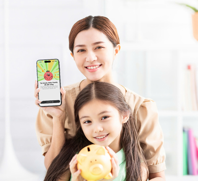 Cha mẹ có thể mở tài khoản online cho con với tính năng ABBY Family. Ảnh: ABBank