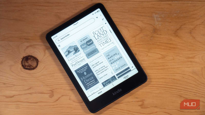 Máy đọc sách Amazon Kindle. Ảnh: Make Use Of