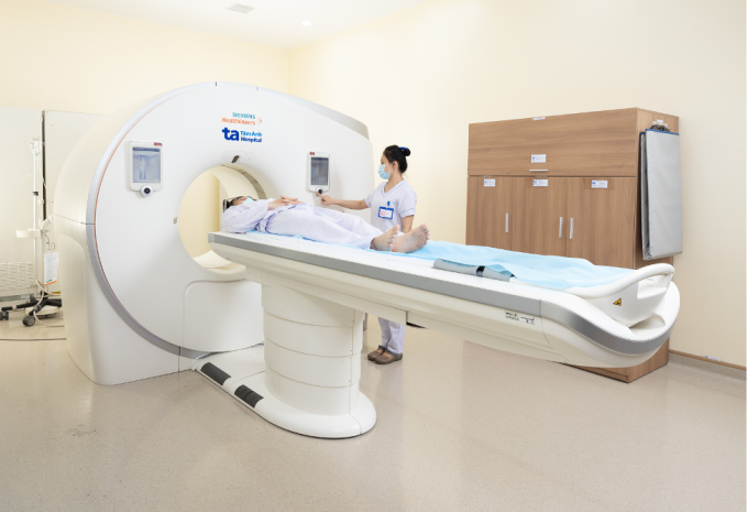 Chụp CT não giúp phát hiện sớm các bất thường mạch máu, hỗ trợ chẩn đoán nguy cơ đột quỵ từ sớm. Ảnh: Bệnh viện Đa khoa Tâm Anh