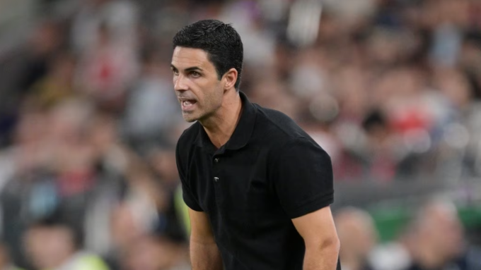 HLV Mikel Arteta chỉ đạo trong trận Arsenal thua Tottenham 0-1 trên sân Kai Tak Sports, Hong Kong ngày 31/7/2025. Ảnh: Arsenal FC