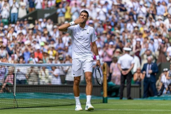Djokovic vào vòng 3 Wimbledon: Chiến thắng chóng vánh!