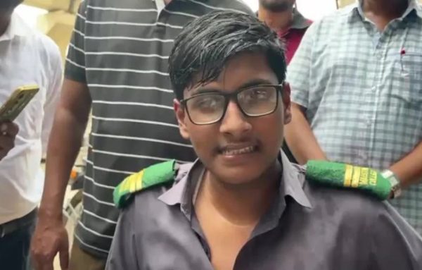 Tiêm kích rơi ở trường: Khoảnh khắc kinh hoàng được học sinh Bangladesh kể lại