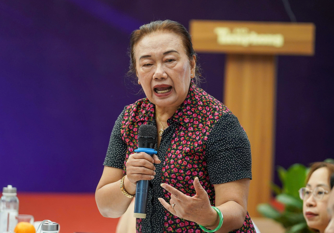 Bà Nguyễn Thị Cúc, Chủ tịch Hội Tư vấn thuế Việt Nam, phát biểu tại tọa đàm, ngày 8/7. Ảnh: Báo Tiền Phong