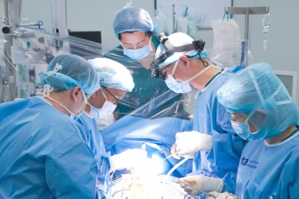 Phẫu thuật tim: Cứu sống bé gái dị tật tim một thất