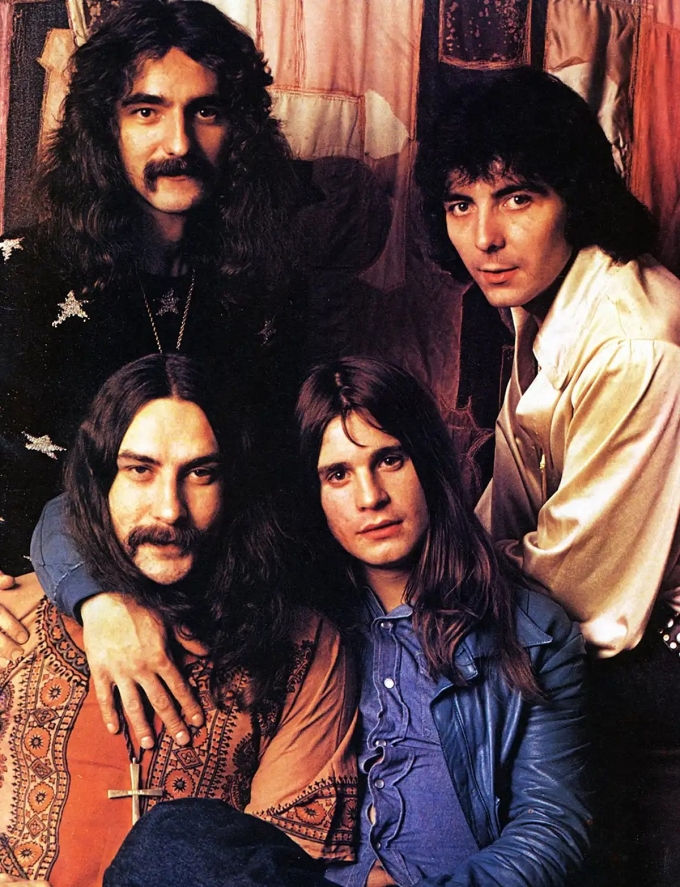 Ban nhạc Black Sabbath. Từ bên trái theo chiều kim đồng hồ: Geezer Butler, Bill Ward, Ozzy Osbourne and Tony Iommi. Ảnh: Redferns