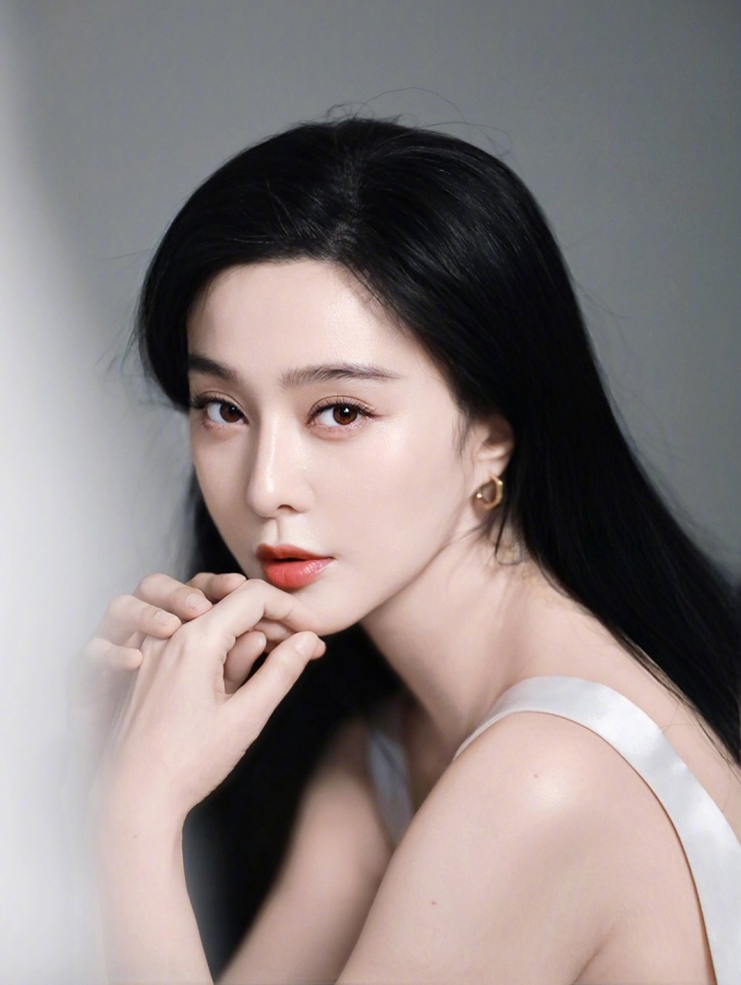 Phạm Băng Băng ở tuổi 44. Ảnh: Weibo