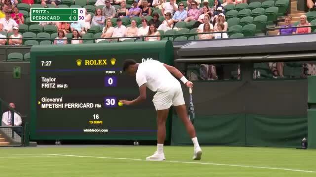Bí mật trong những cú giao bóng mạnh nhất trên sân tennis