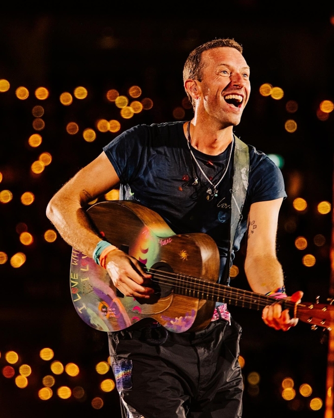 Chris Martin biểu diễn trong chặng Sydney tháng 7/2024. Ảnh: Instagram/ Coldplay