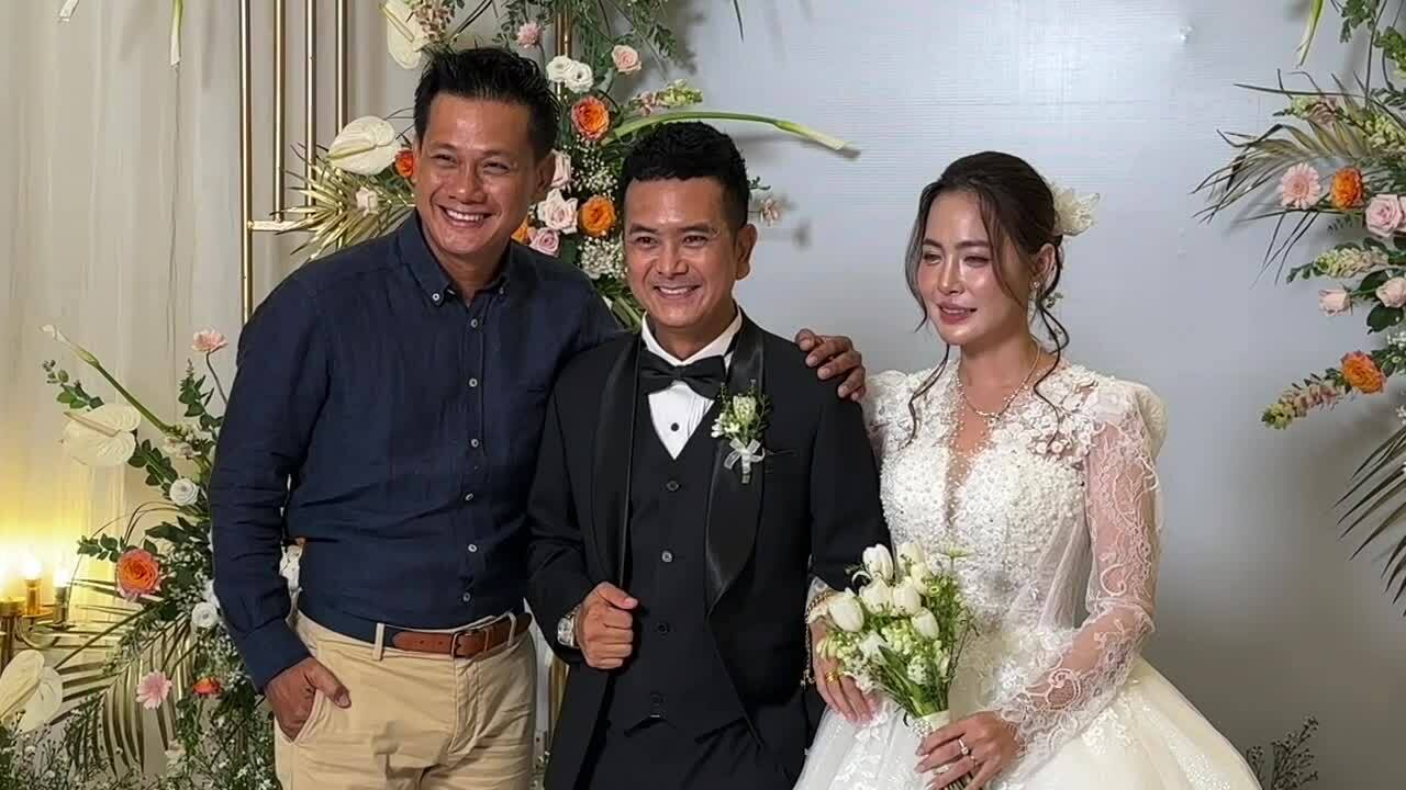 "Cò" Phùng Ngọc cùng dàn nghệ sĩ dự tiệc cưới "bé An" Hùng Thuận, tối 12/7