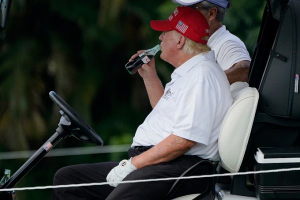 Ông Trump: Coca-Cola sử dụng đường mía trong nước ngọt