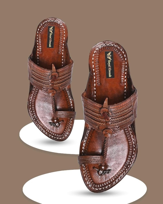 Dép Kolhapuri truyền thống của Ấn Độ. Ảnh: Pinterest
