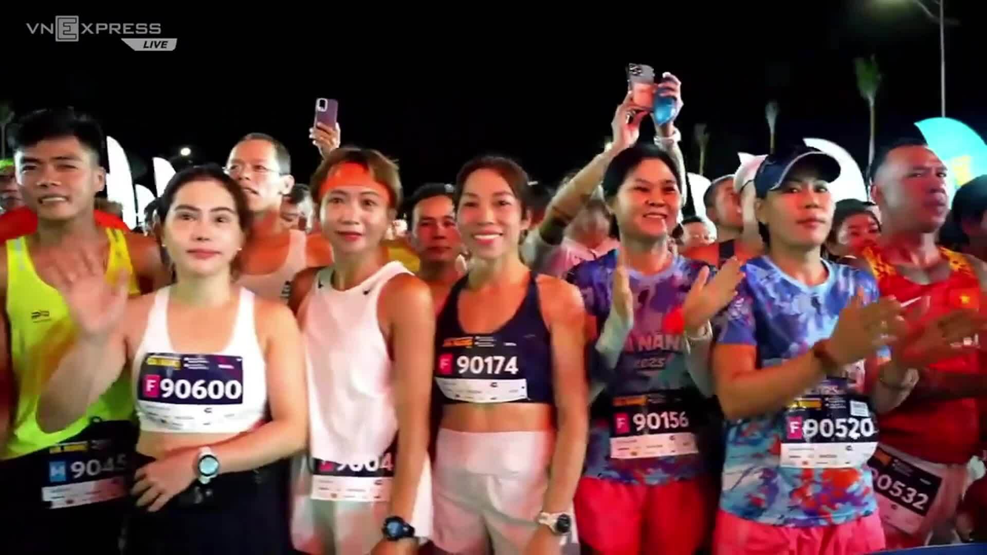 Diễn biến cuộc đua VnExpress Marathon Đà Nẵng 2025