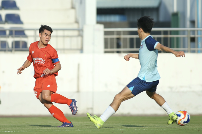U23 Việt Nam (áo đỏ) thắng U23 Đài Loan 2-1 ở trận đấu tập tại sân Bà Rịa Vũng Tàu ngày 4/7/2025. Ảnh: VFF