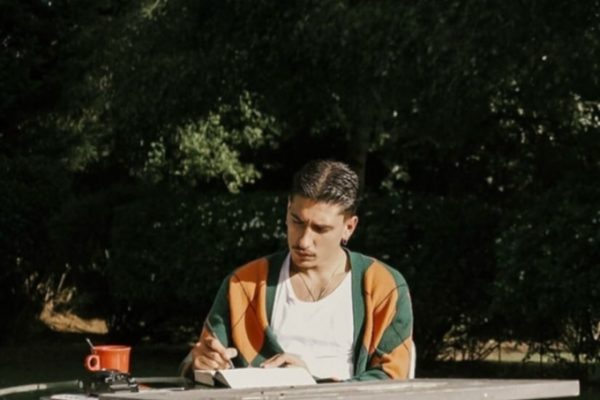 Héctor Bellerín: Hậu vệ nói về văn chương và cuộc đời