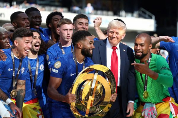 Ông Trump: Sắc lệnh gây tranh cãi đổi tên bóng đá Mỹ?